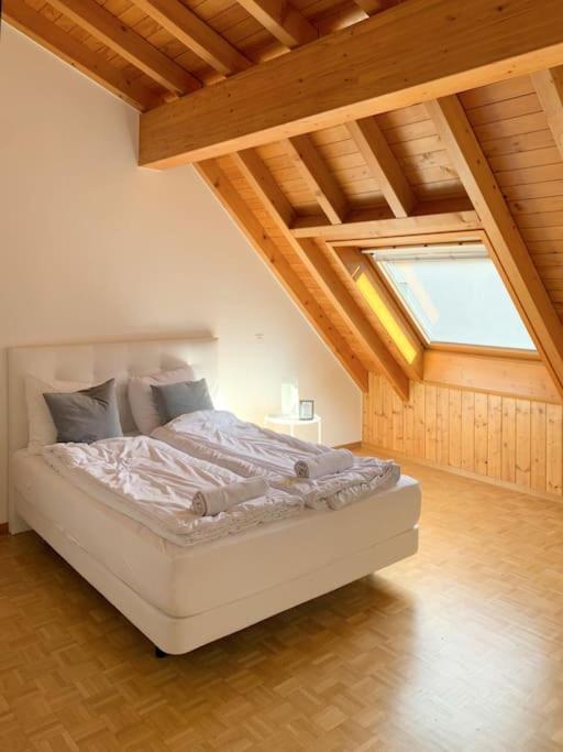 Charming Penthouse With Veranda In The Center Of Brig Exterior foto